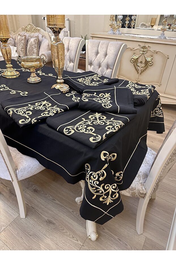 مفرش طاولة مقاوم للبقع مطرز باللون الذهبي اللامع - 6