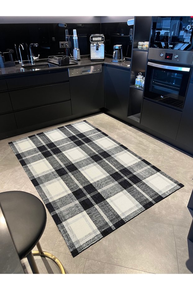 Mira 1048 Plaid Black and White Woven Base Carpet