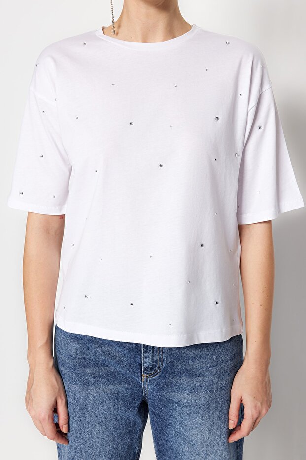 Beyaz %100 Pamuk Taş Detaylı Relaxed/Geniş Rahat Kesim Bisiklet Yaka Örme T-Shirt TWOSS23TS00153 - 3