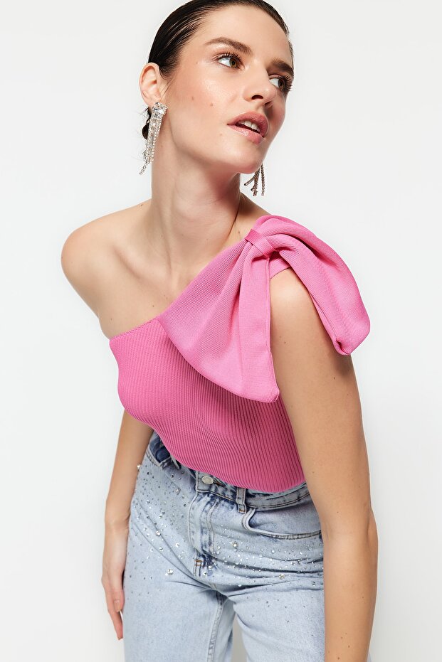 Pembe Tek Kol Fiyonk Detaylı Triko Bluz TPRSS22BZ0166 - 2