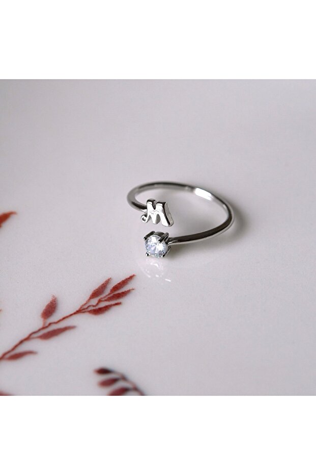 خاتم مفصل قابل للتعديل بحرف M لون فضي - 1