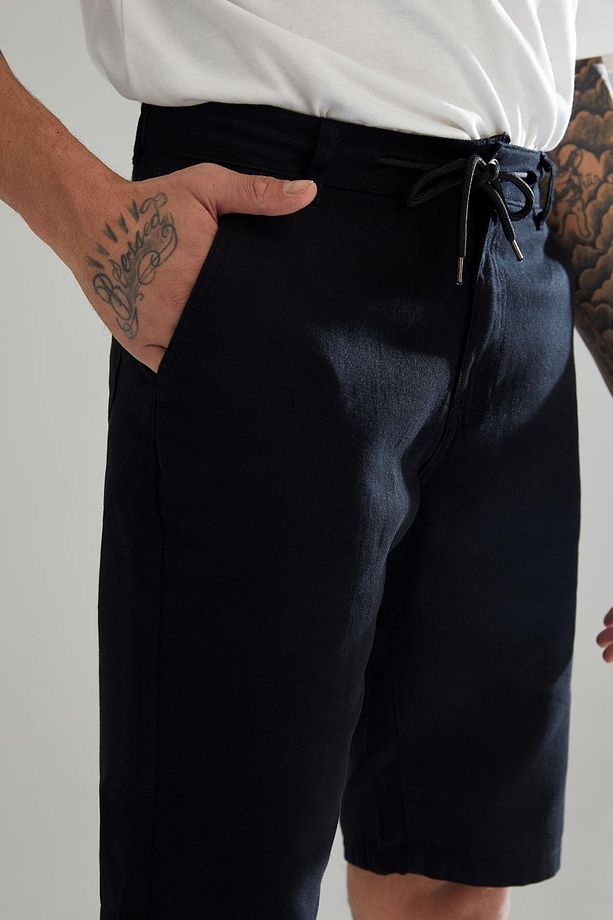 Regular Fit Beli Bağcıklı Bermuda Şort - 8