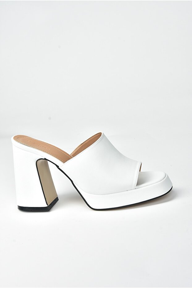 Bílé dámské pantofle na silném podpatku M404100409 - 7