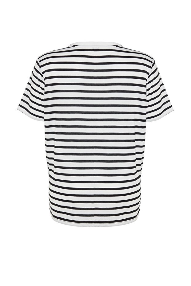 Siyah-Beyaz Çizgili V -Yaka Örme T-shirt TBBSS23BF00016 - 8