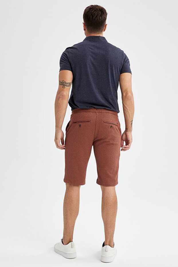 شورت برمودا أساسي بقصة عادية - 5