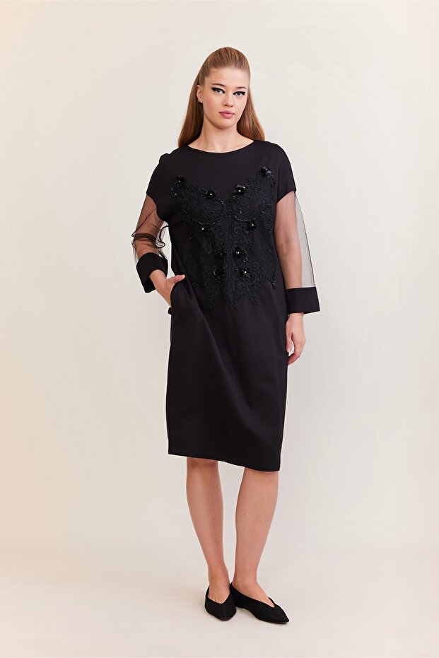 Işlemeli Elbise - 3