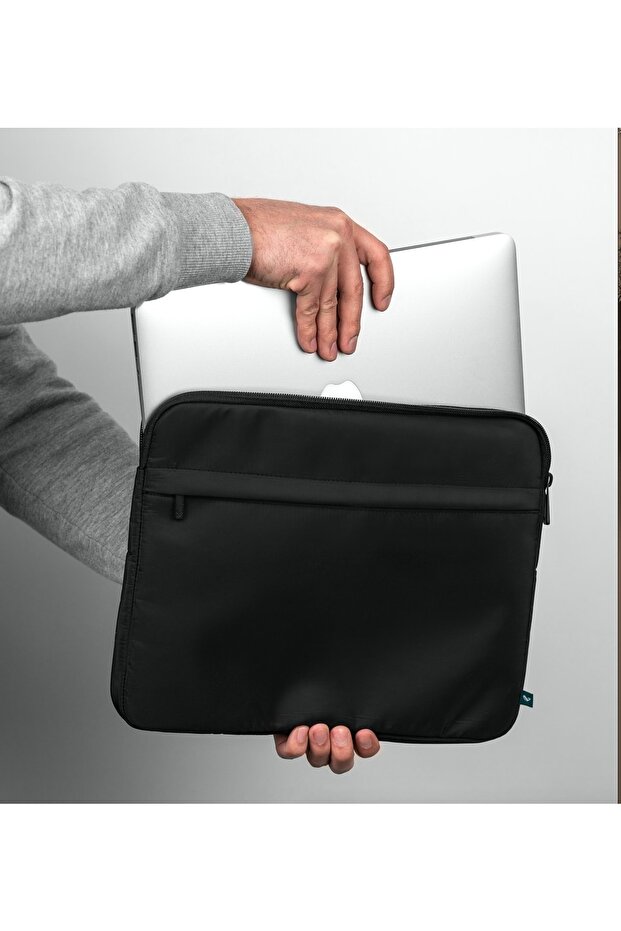 Canopus Technical Laptop Case Black