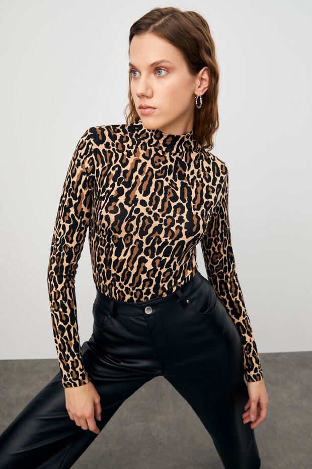 Women's Long Leopard Patterned Body