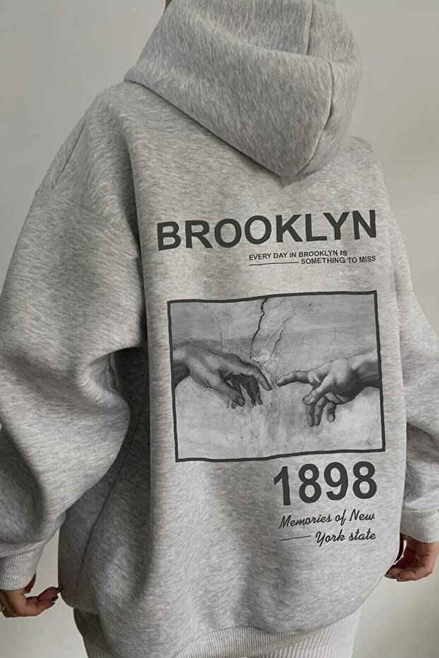 Uniszex szürke oversize Brooklyn nyomott kapucnis pulóver - 1