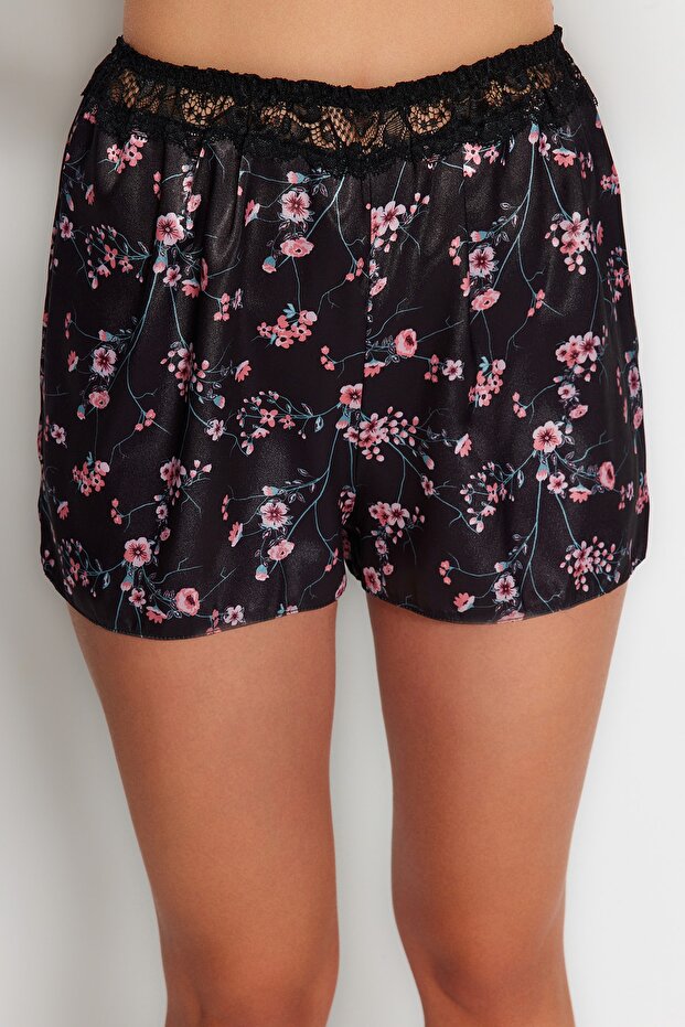 Siyah Çiçekli Dantelli İp Askılı Saten Şortlu Dokuma Pijama Takımı THMSS23PT00105 - 7