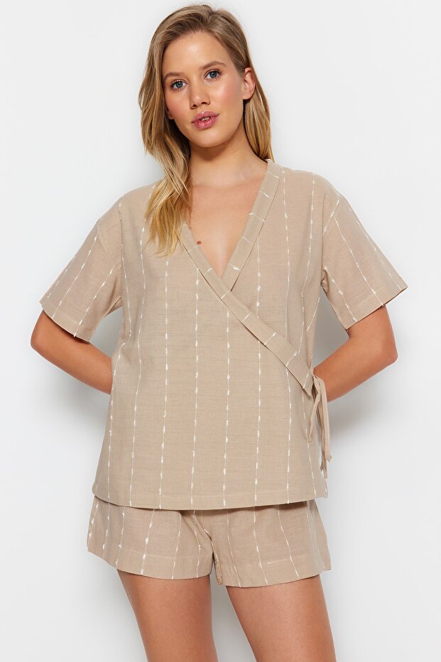 Bej %100 Pamuklu Çizgili Geniş Kalıp Şortlu Dokuma Pijama Takımı THMSS23PT00229 - 3