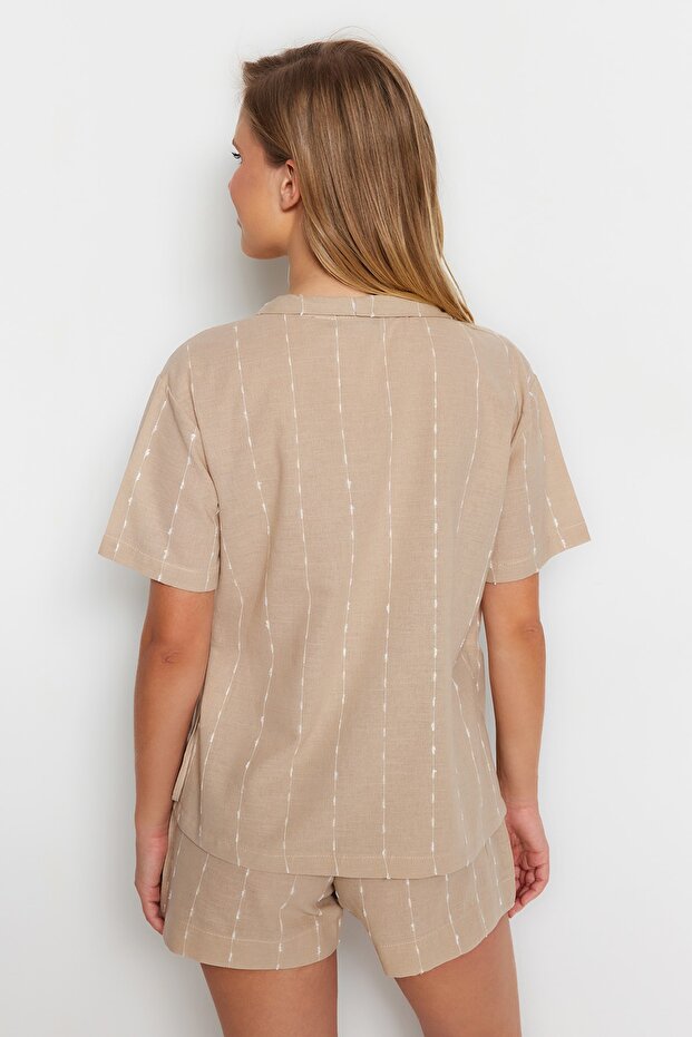 Bej %100 Pamuklu Çizgili Geniş Kalıp Şortlu Dokuma Pijama Takımı THMSS23PT00229 - 9