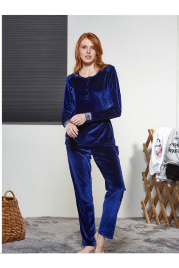 Pjs Velvet Pajama Set