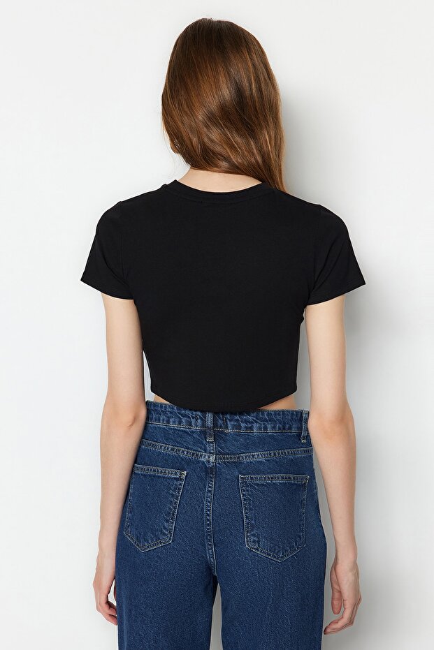 Siyah Taş Baskılı Basic Crop Bisiklet Yaka Pamuklu Esnek Örme T-Shirt TWOSS23TS00128 - 5