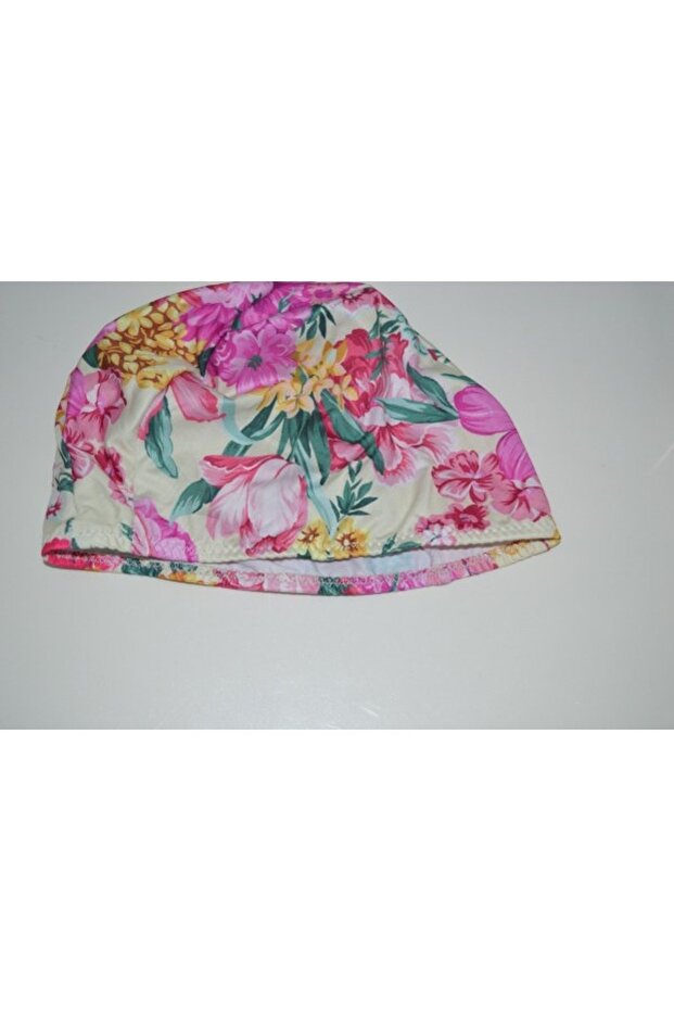 قبعة حمام السباحة - 1