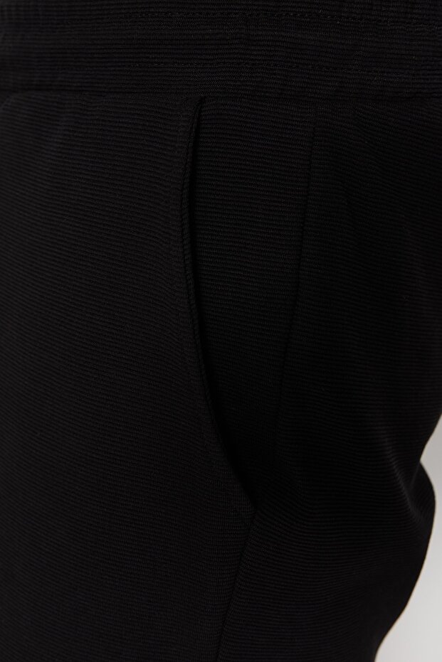 Siyah Regular %100 Pamuklu Fit Dokulu Şort & Bermuda TMNSS23SR00032 - 5