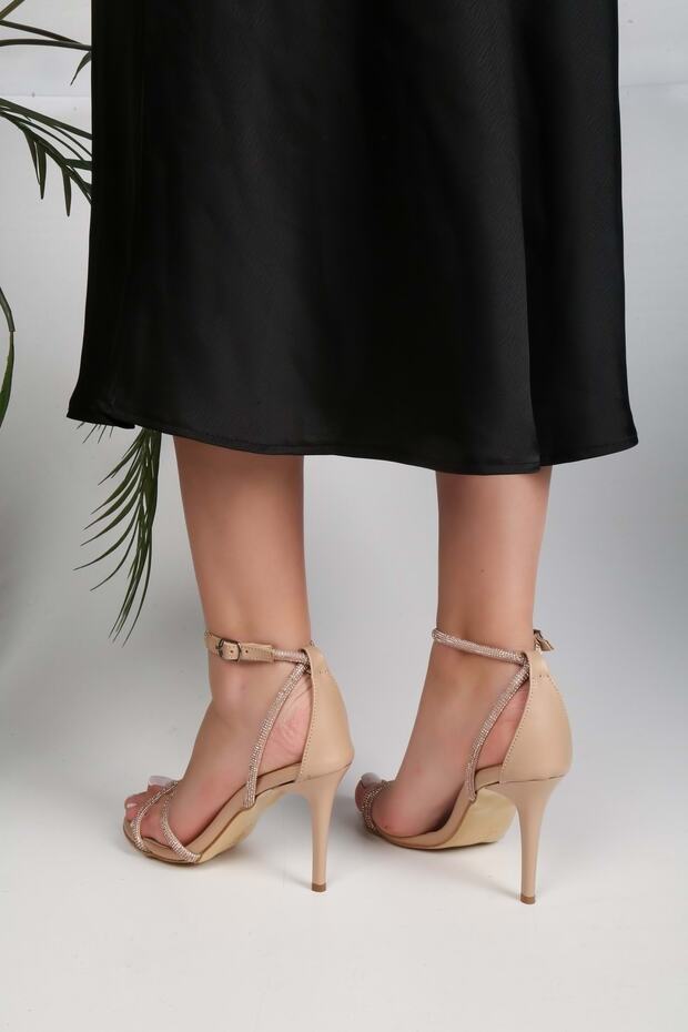 Жіночі туфлі на підборах з бурштинової шкіри - 4