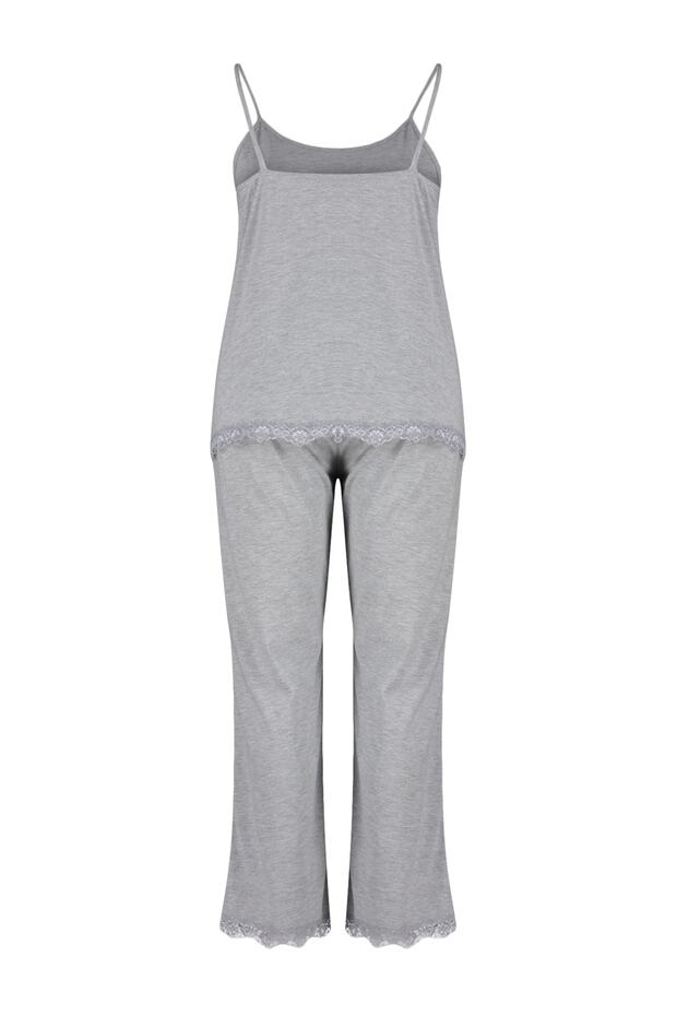 Szary koronkowy komplet piżamowy z dzianiny z detalami - 8