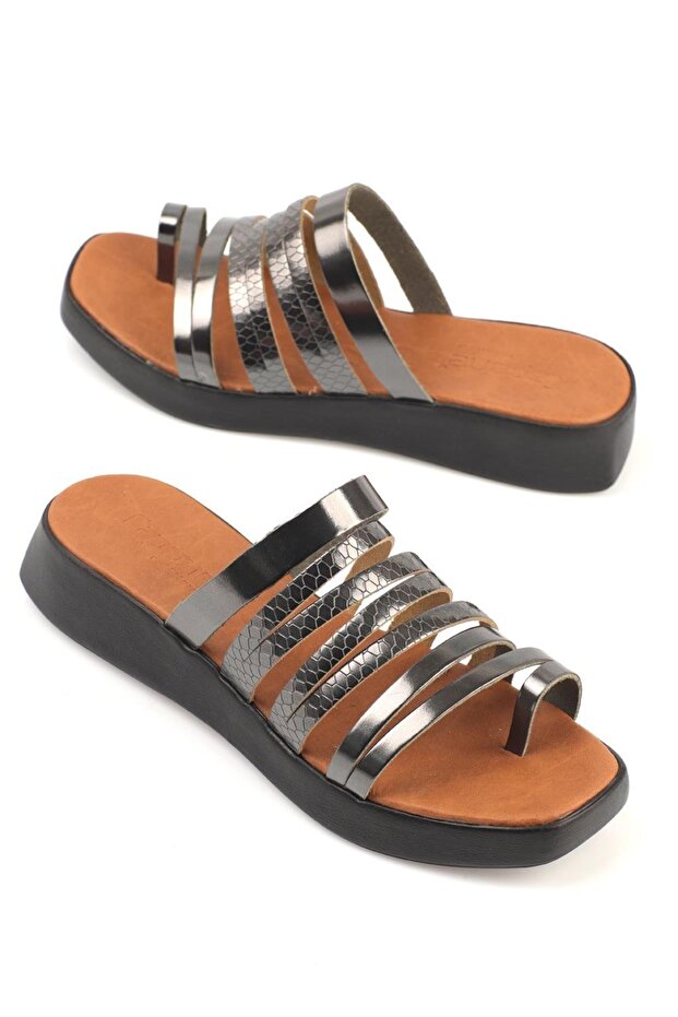 Capone Finger Detailed Multi-Striped Platinum Women's Leather Slippers