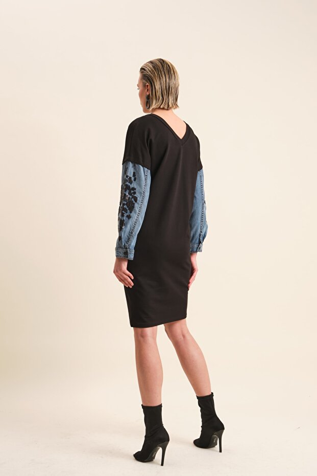 V Yaka Nakışlı Elbise - 4