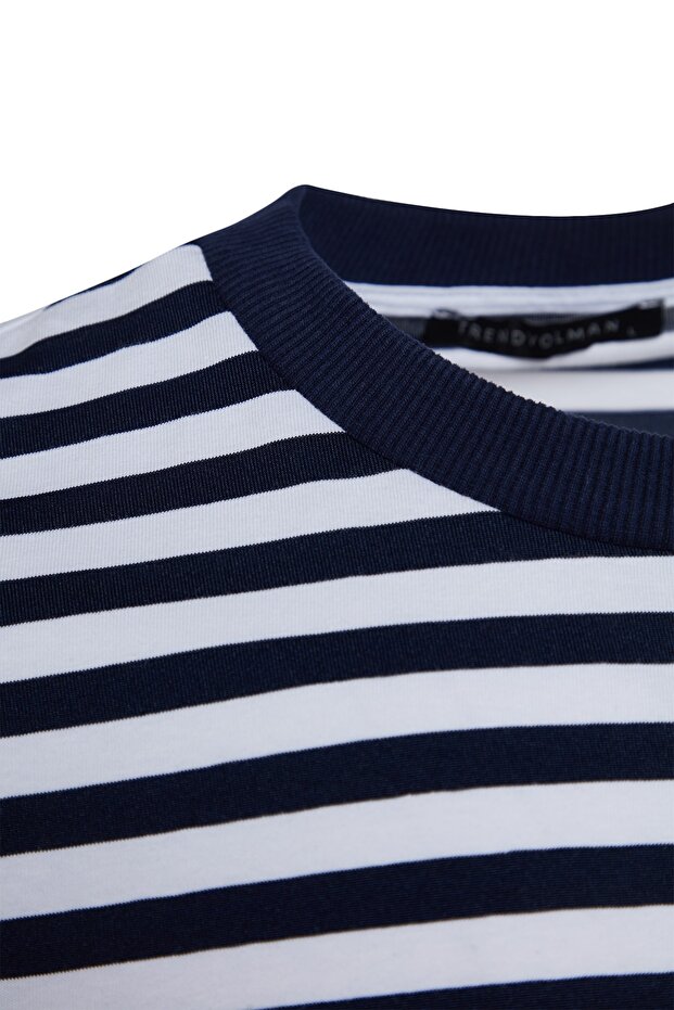 Lacivert Oversize/Geniş Kesim Çizgili Kısa Kol T-Shirt TMNSS20TS0511 - 7