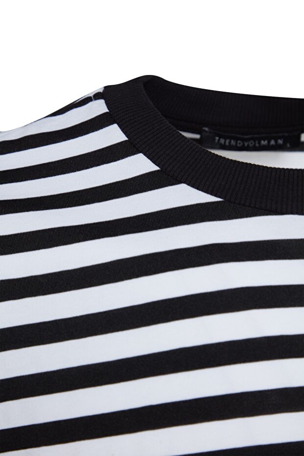 Siyah Oversize/Geniş Kesim Çizgili Kısa Kol T-Shirt TMNSS20TS0511 - 7