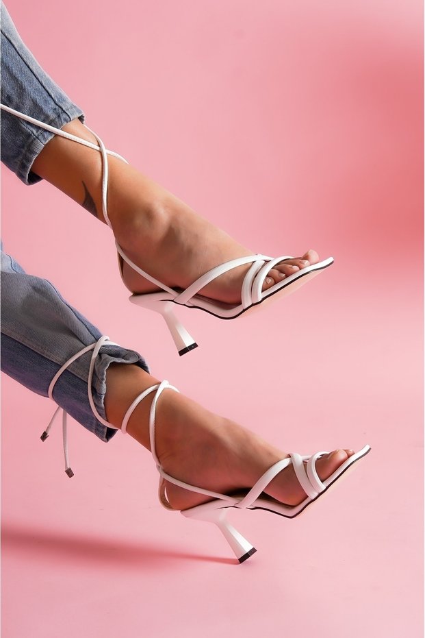 White Piping Ankle Wrap Heeled Shoes