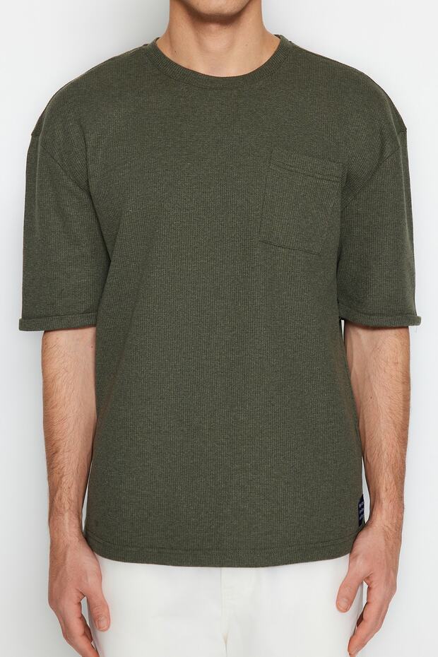 Haki Oversize/Geniş Kesim Bisiklet Yaka Kısa Kol Cepli Etiket Detaylı T-Shirt TMNSS23TS00077 - 5