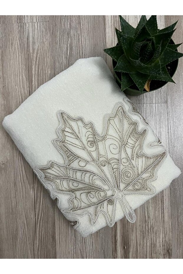 Clover Velvet Hand and Face Towel 50/90cm