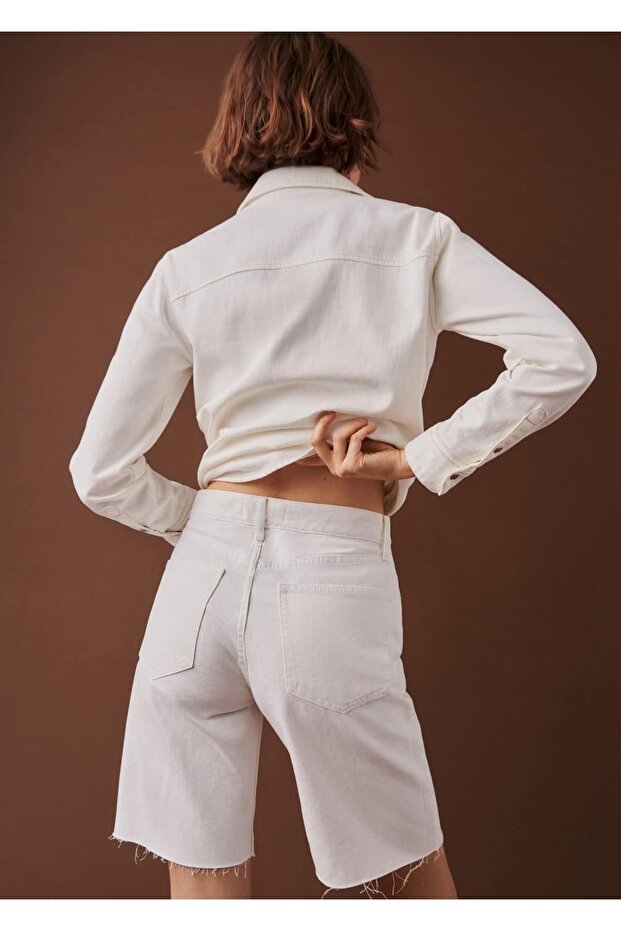 Paçaları Dikişsiz Denim Bermuda Şort - 6