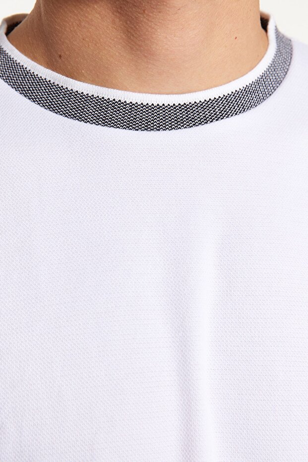 Basic Beyaz Relaxed/Rahat Kesim Triko Bant Dokulu Pike T-Shirt TMNSS23TS00079 - 5