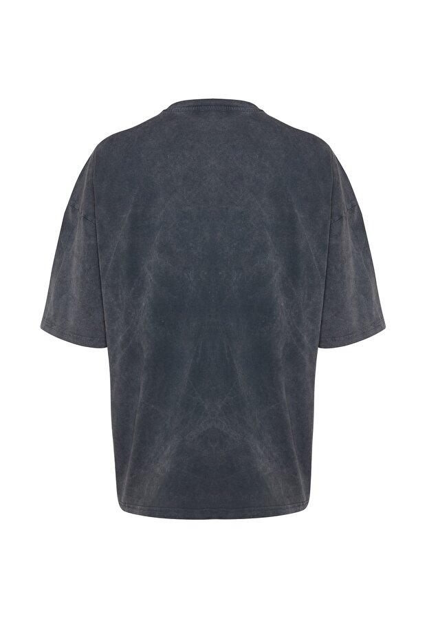 Antrasit Oversize/Geniş Kesim Soluk Efektli Yazı Baskılı %100 Pamuklu T-Shirt TMNSS23TS00174 - 13