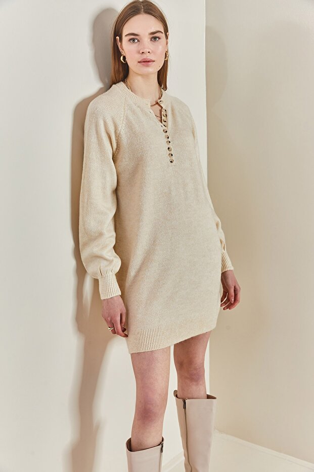 Gestreiftes, geknöpftes Damenkleid aus weichem Strick - 3