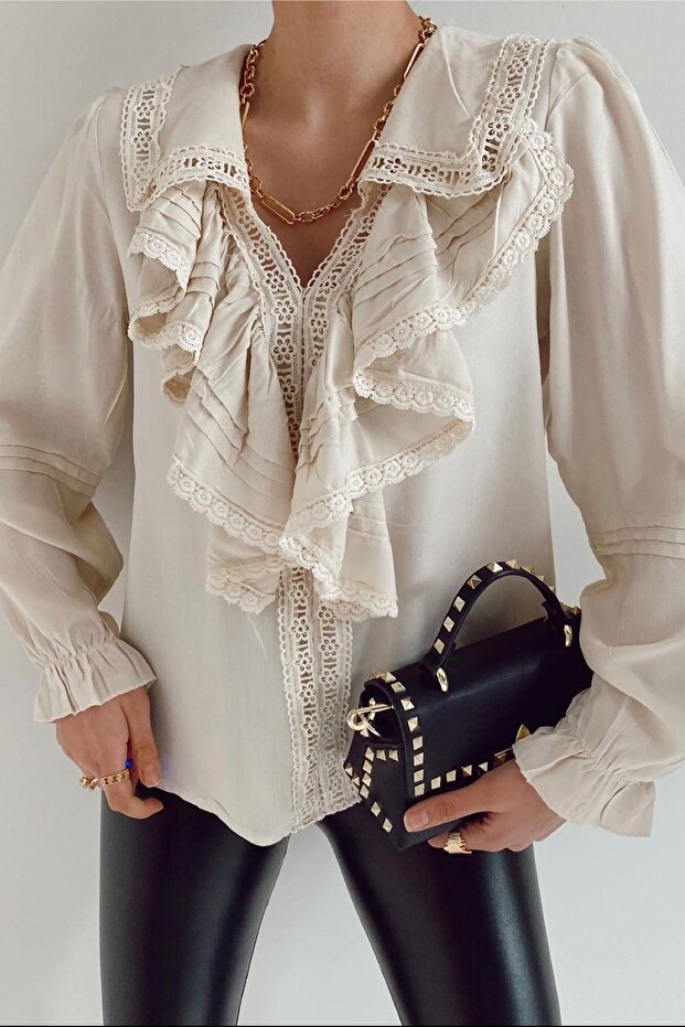 Women's Cream Collar Ruffle Blouse