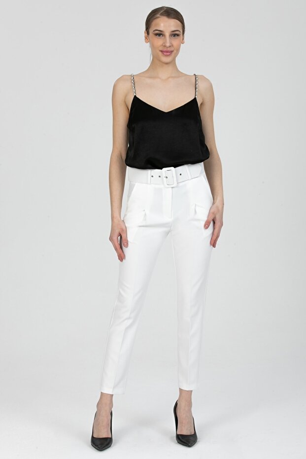 Women's Ecru Pocket Carrot Cut Belted Fabric Trousers