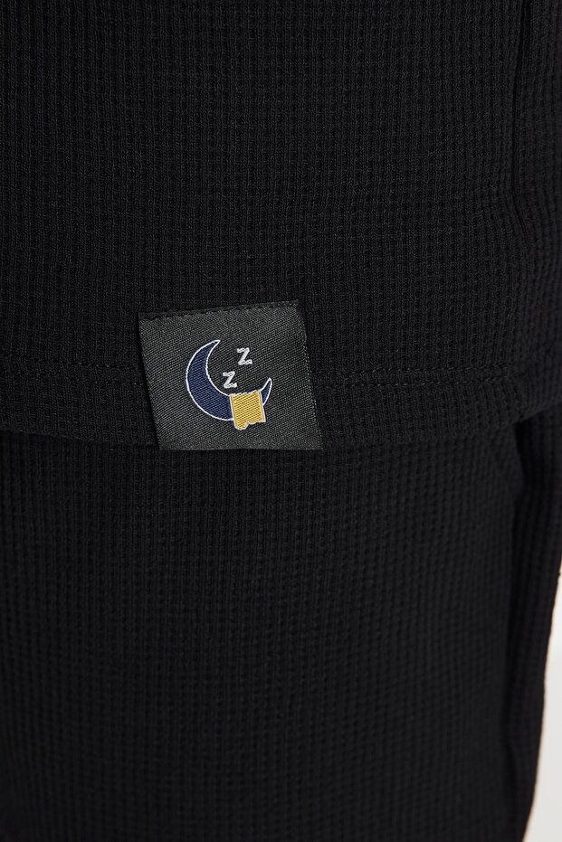 Siyah Regular Regular Fit Waffle Örme Şortlu Kalın Pijama Takımı TMNSS23PT00036 - 6
