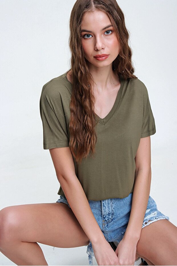Kadın Haki V Yaka Basic Örme T-shirt - 2
