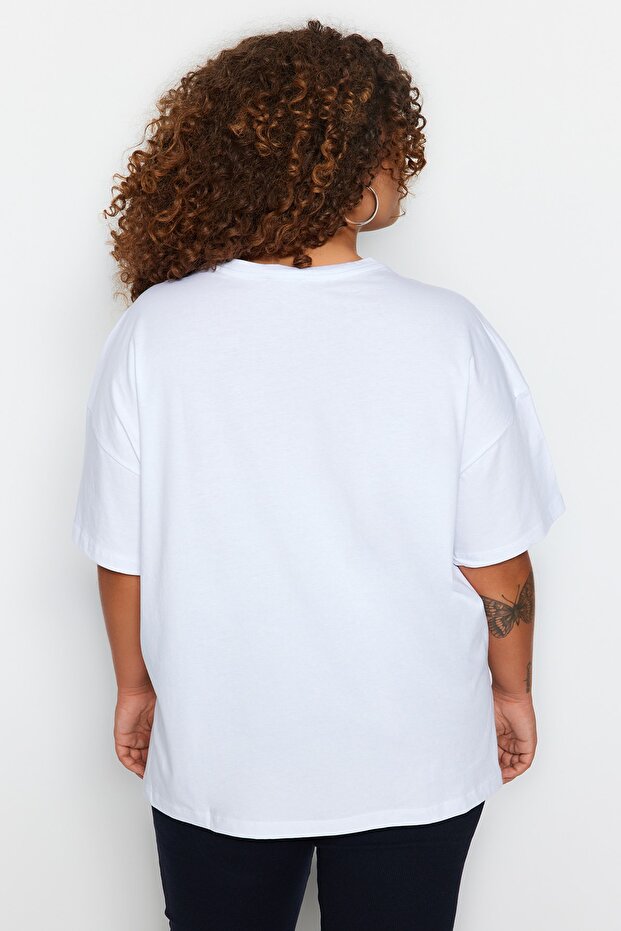 Beyaz Geniş Kalıp Bisiklet Yaka Baskılı %100 Pamuk Örme T-shirt TBBSS23AH00131 - 6