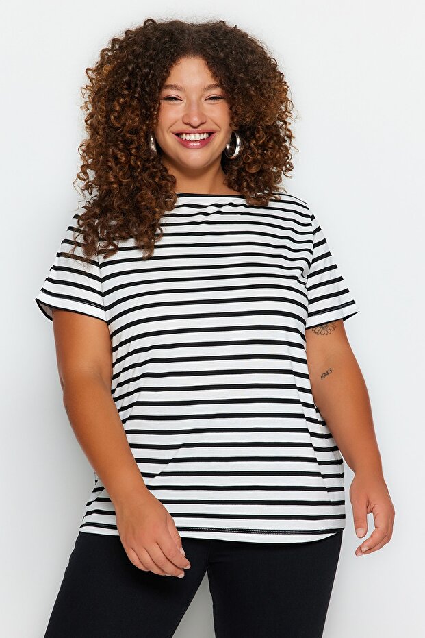 Siyah-Beyaz Çizgili Kayık Yaka Örme T-shirt TBBSS23BF00018 - 1