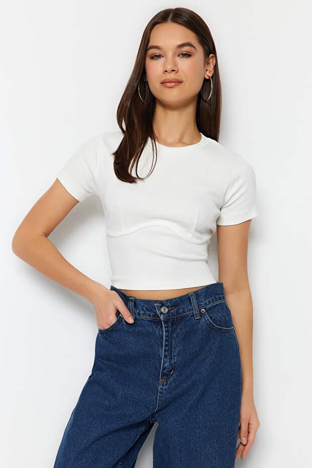 Beyaz Biye Detaylı Bisiklet Yaka Crop Fitilli Esnek Örme Bluz TWOAW21BZ0638 - 3