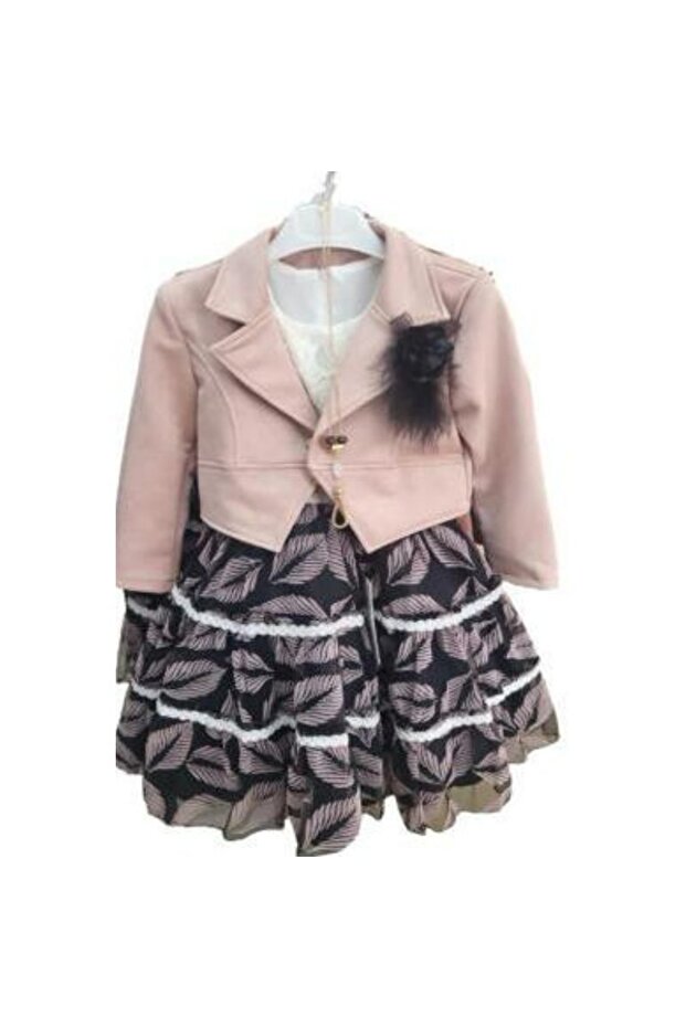 Devojčica u haljini sa jaknom - 1