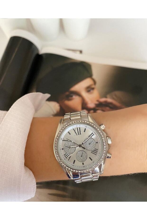 Stoned Women's Wristwatch with Metal Cord