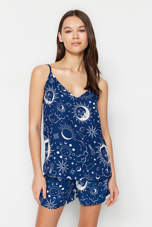 Indigo Galaksi Desenli İp Askılı Viskon Şortlu Dokuma Pijama Takımı THMSS23PT00006 - 2