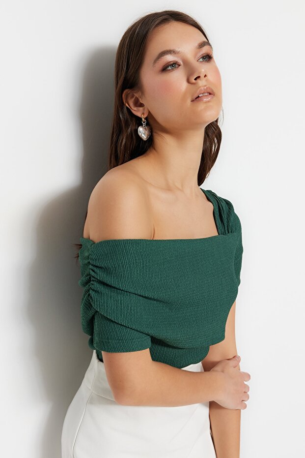 Zümrüt Yeşili Asimetrik Yakalı Fitted/Vücuda Oturan Çıtçıtlı Örme Body TWOSS23BD00060 - 2