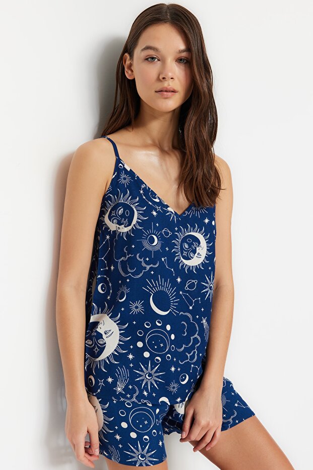 Indigo Galaksi Desenli İp Askılı Viskon Şortlu Dokuma Pijama Takımı THMSS23PT00006 - 1