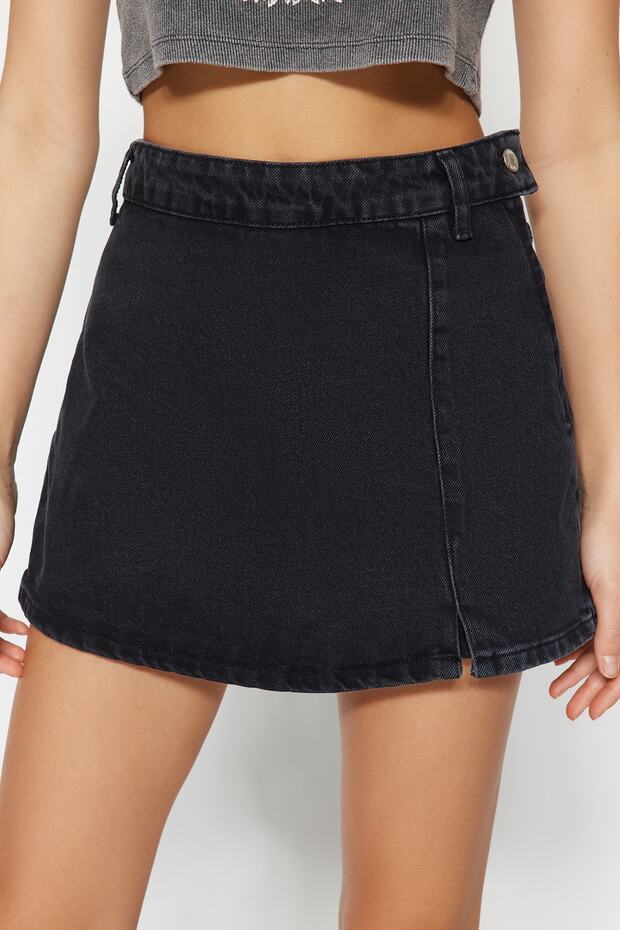 Siyah Yırtmaçlı Denim Şort Etek TWOSS23SR00091 - 4