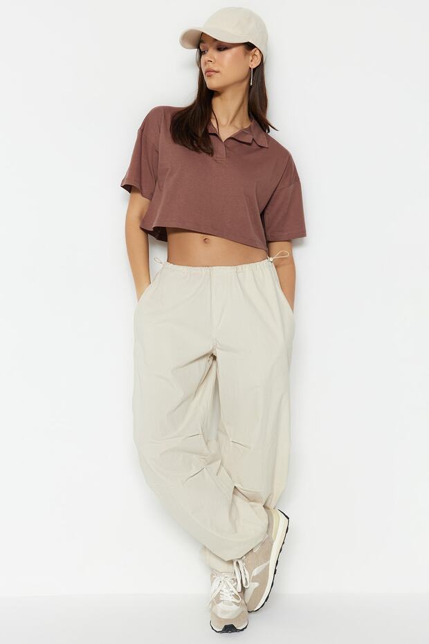 Kahverengi %100 Kalın Pamuklu Crop Polo Yaka Örme T-Shirt TWOSS22TS0241 - 3