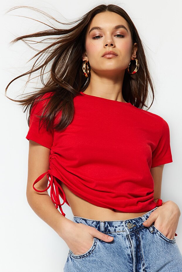 Kırmızı 100% Pamuk Büzgü Detaylı Basic Bisiklet Yaka Örme T-Shirt TWOSS21TS0131 - 2