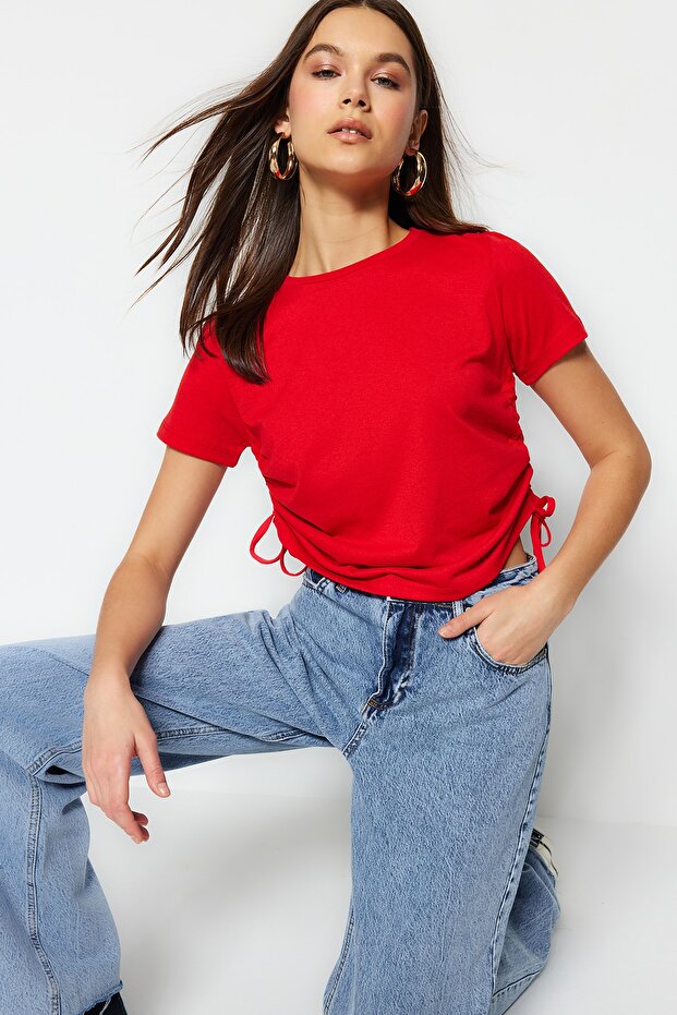 Kırmızı 100% Pamuk Büzgü Detaylı Basic Bisiklet Yaka Örme T-Shirt TWOSS21TS0131 - 3