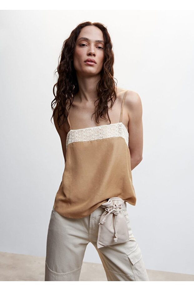 Dantel Parçalı Üst - 1